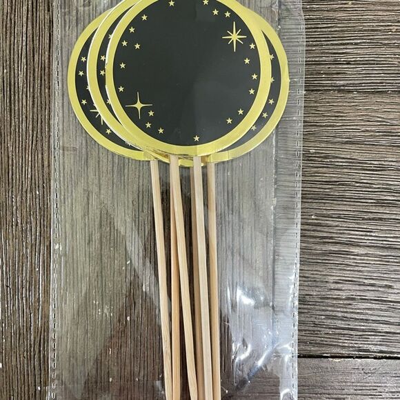 $5/25 New! Party City Buffet Decorations for Happy Birthday! - Picture 3 of 4